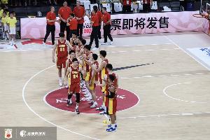 媒体人：输球无法使我国男篮更上一层楼，唯有胜利才能！