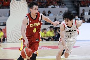 精准高效！赵继伟投中5记三分贡献17分4篮板6助攻2抢断